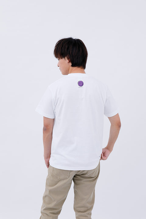 Angled back view of male model wearing white T-shirt "Daibutsu & Rahotsu"