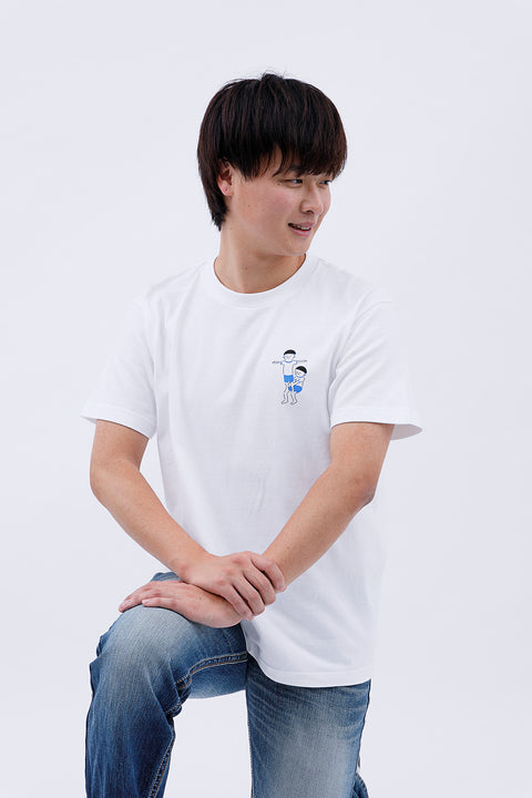 Seated front view of male model wearing white T-shirt "Kumitaiso"